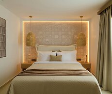 Nikolia's House, New Luxe villa & Prive Jacuzzi