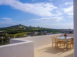 Nikolia's House, New Luxe villa & Prive Jacuzzi