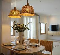 Nikolia's House, New Luxe villa & Prive Jacuzzi