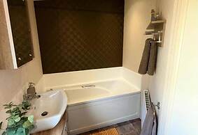 Lillardsedge Apartment Sleeps 6 With Parking