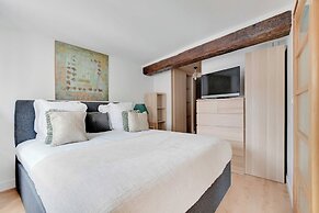 Stunning Duplex 1br/4p - Notre-dame Cathedral
