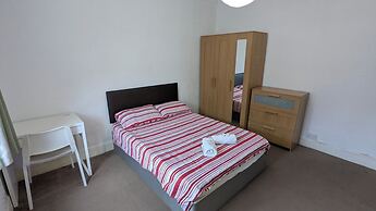 COZY HOME IN ZONE 2