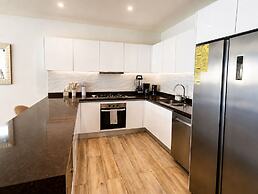 Marina view 3BR pool 7min walk to beach