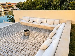 Marina view 3BR pool 7min walk to beach