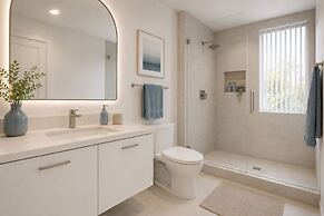 The Crestaire Grand Suites