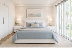 The Crestaire Grand Suites