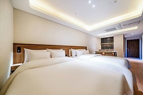 Hotel Code Cheonho