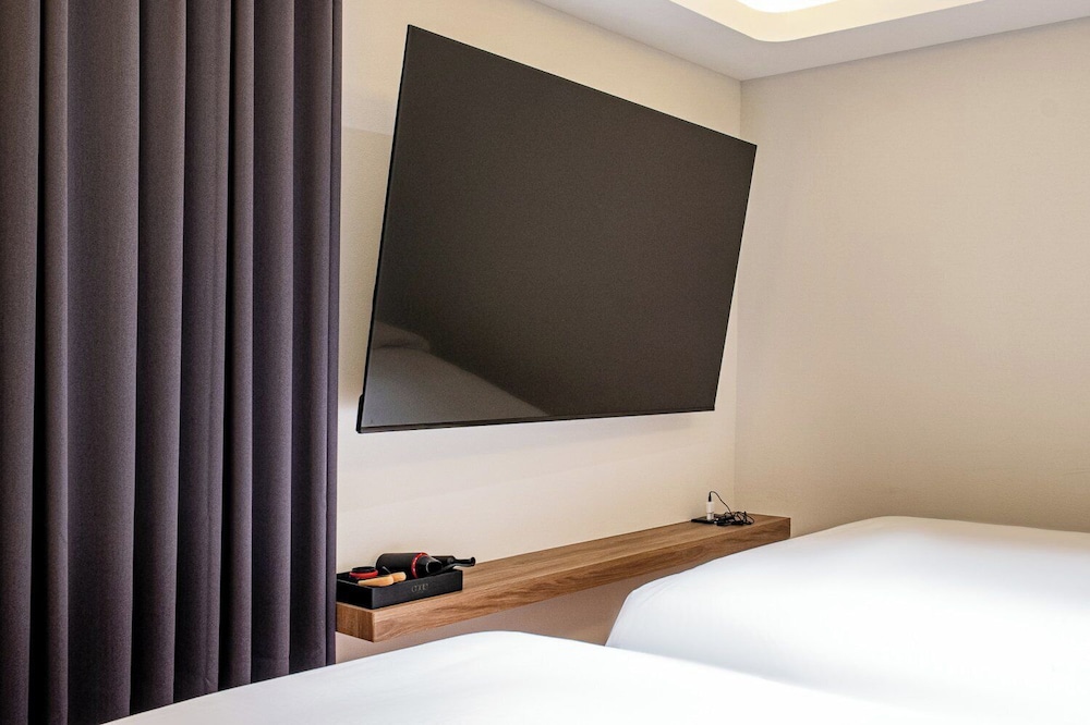 Hotel Code Cheonho