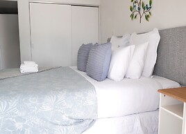 2 Bedroom Beach Frontage Apartment