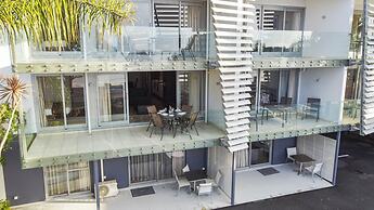 2 Bedroom Beach Frontage Apartment
