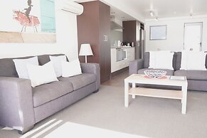 2 Bedroom Beach Frontage Apartment