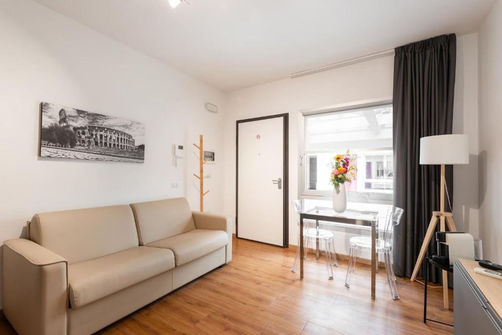 Ottavia Residence Apartment Silver 2 Pax