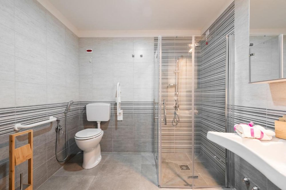 Ottavia Residence Apartment Gold 2 Pax