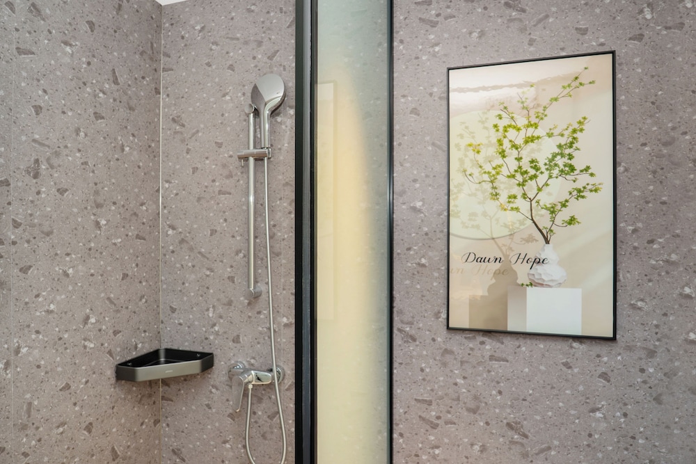 Jinglai Hotel Light Luxury