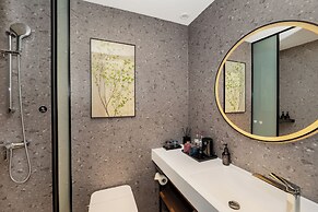 Jinglai Hotel Light Luxury