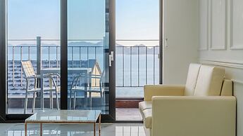 Namhae Glad810 Spa Pool Villa