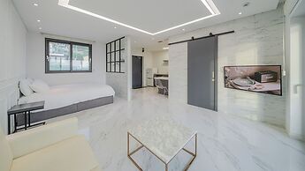 Namhae Glad810 Spa Pool Villa