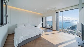 Namhae Glad810 Spa Pool Villa