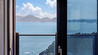 Namhae Glad810 Spa Pool Villa