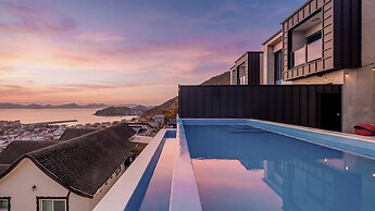 Namhae Glad810 Spa Pool Villa