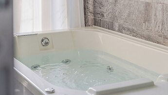 Namhae Glad810 Spa Pool Villa