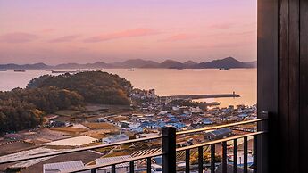 Namhae Glad810 Spa Pool Villa