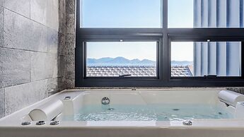 Namhae Glad810 Spa Pool Villa