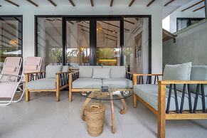 Udara Villa - Tropical Garden Escape