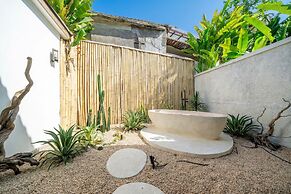 Udara Villa - Tropical Garden Escape