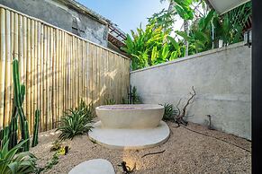 Udara Villa - Tropical Garden Escape