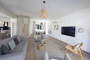 New, 4 Bedroom Villa With Private Pool