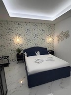 Della Vite Home Collection