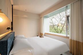 Banyan Retreat  R10 Hotel