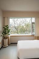 Banyan Retreat  R10 Hotel