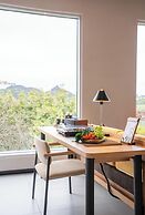 Banyan Retreat  R10 Hotel