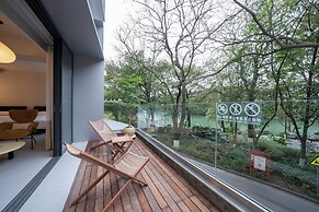 Banyan Retreat  R10 Hotel