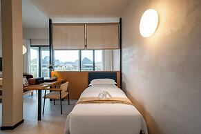 Banyan Retreat  R10 Hotel