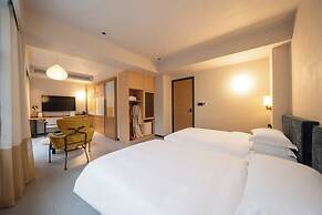 Banyan Retreat  R10 Hotel