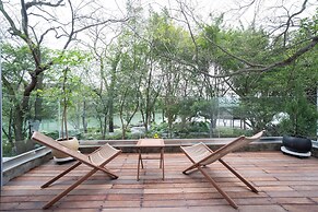 Banyan Retreat  R10 Hotel