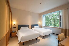 Banyan Retreat  R10 Hotel