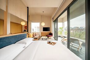 Banyan Retreat  R10 Hotel