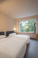 Banyan Retreat  R10 Hotel