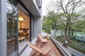 Banyan Retreat  R10 Hotel