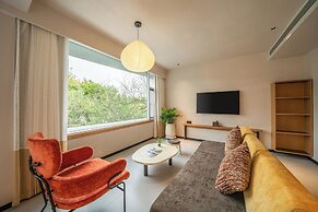 Banyan Retreat  R10 Hotel