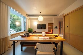 Banyan Retreat  R10 Hotel