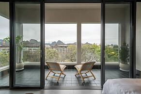 Banyan Retreat  R10 Hotel