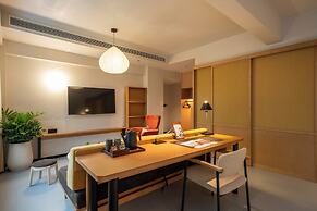 Banyan Retreat  R10 Hotel
