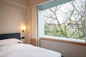Banyan Retreat  R10 Hotel