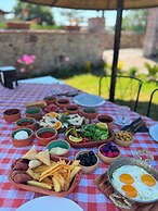SELÇUK BEY KONAĞI