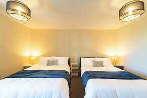 Premium Central House- Sleeps 9 - Garden - Parking